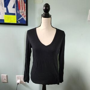GAP The Bowery Super Soft V-Neck Black Long Sleeve Shirt